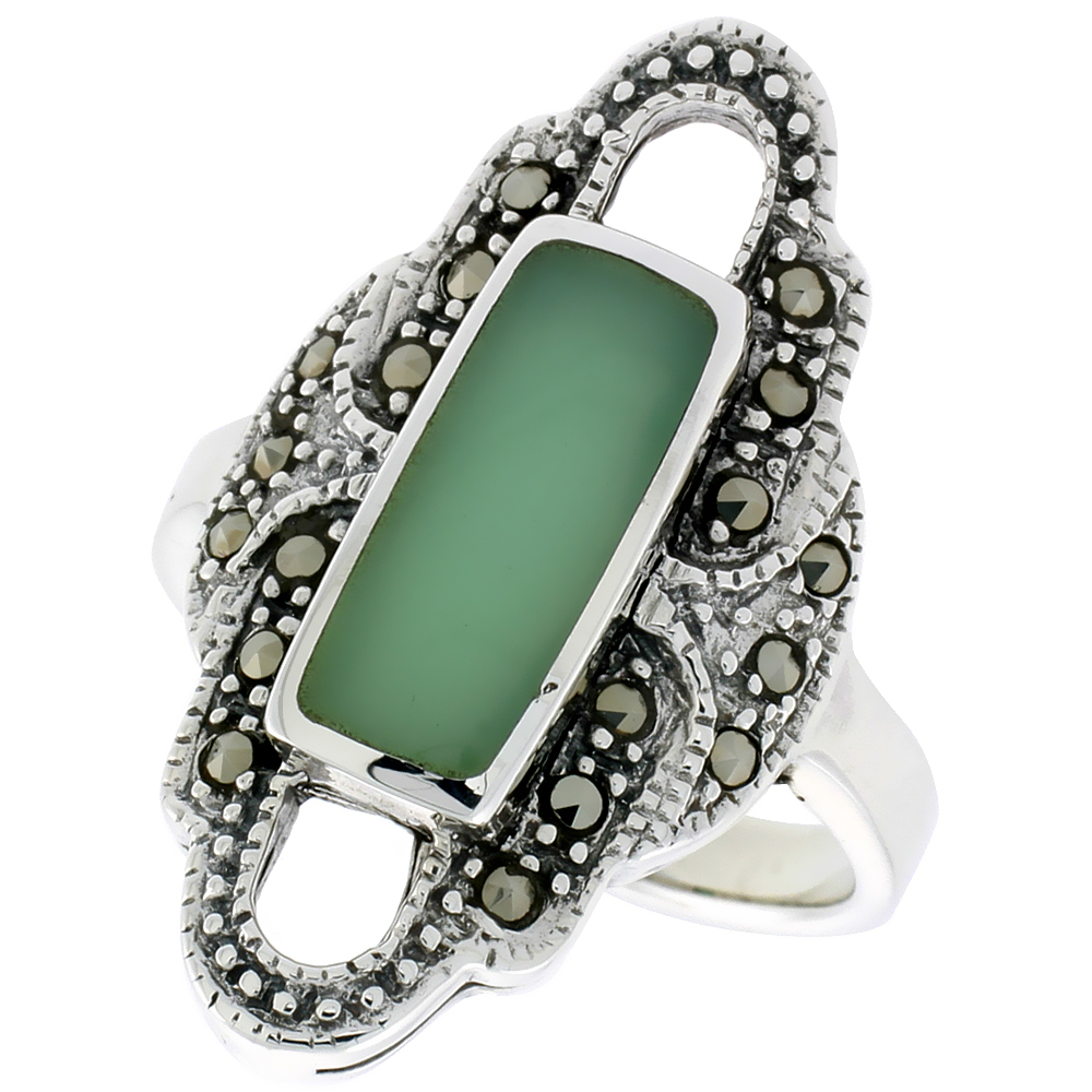 STERLING SILVER RING, W/ 14 X 6 MM RECTANGULAR GREEN RESIN, 1 1/8 INCH (29 MM) WIDE